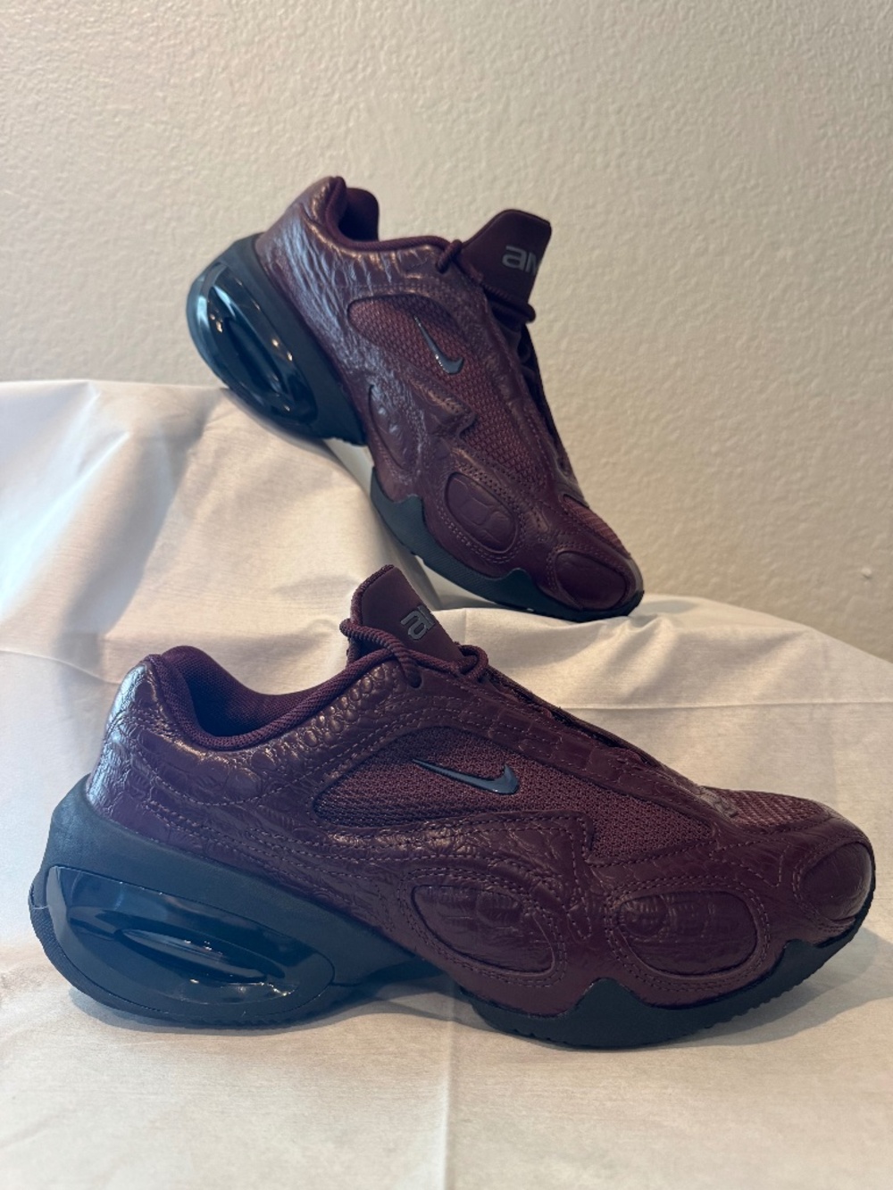 NEW Nike Air Max Muse